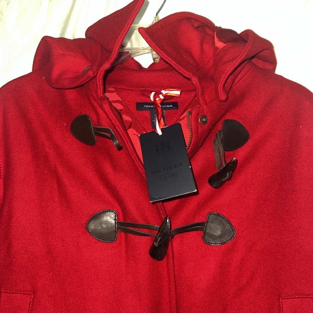 ‼️BRAND NEW, NEVER WORN‼️ Tommy Hilfiger Women’s Red Down Hooded Toggle Coat
